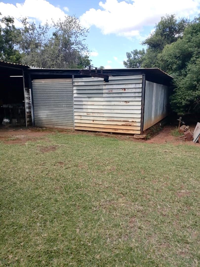 6 Bedroom Property for Sale in Mamogaleskraal North West